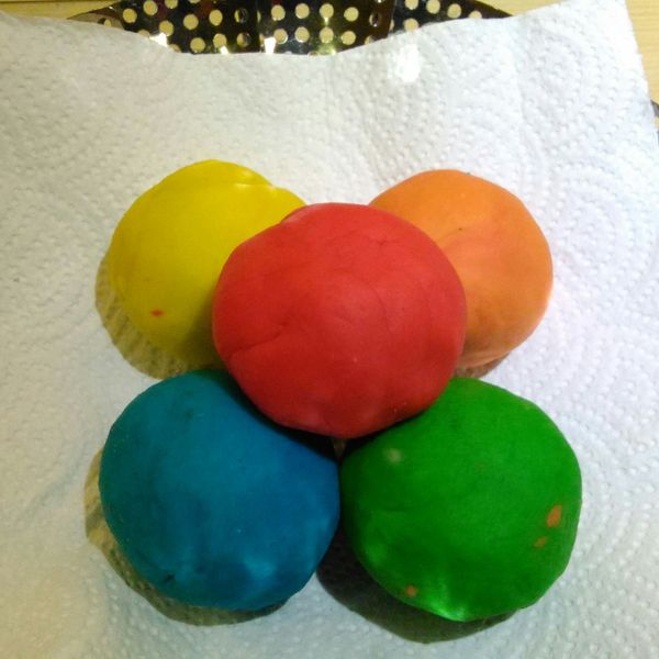 自製(培樂多)黏土 : 林千千一起做