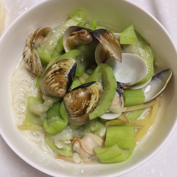 絲瓜蛤蜊麵線：Syuan 一起做