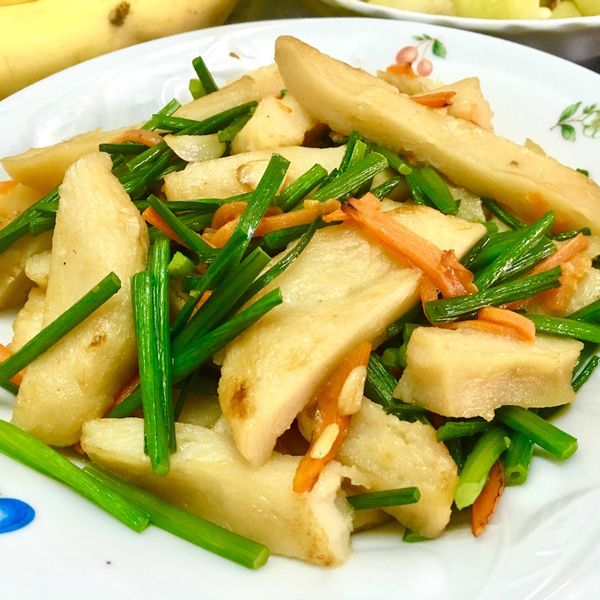 瑪莉廚房：韭菜花炒甜不辣 : 劉裕仁一起做