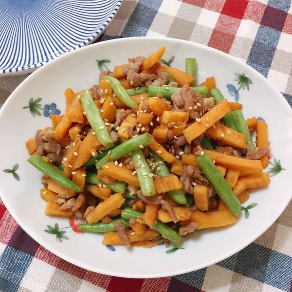 芝麻地瓜炒豬肉  【10分鐘快速料理】：綿小花🌺 一起做