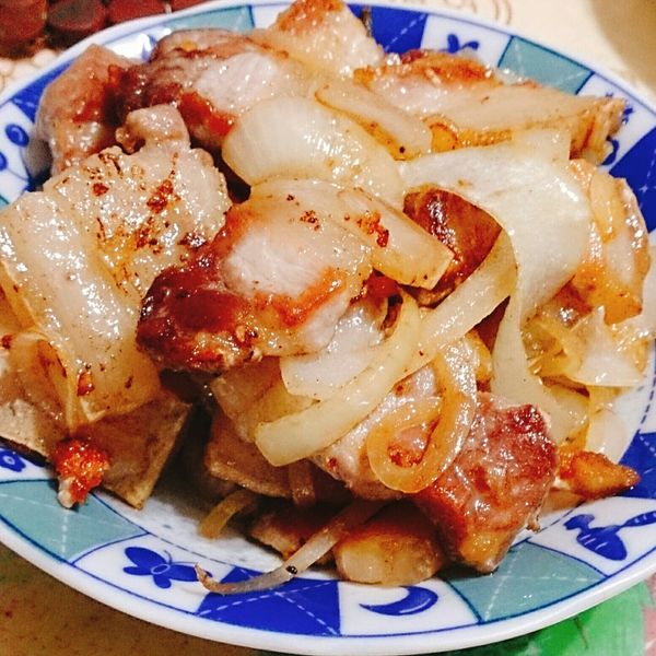 蒜香鹽烤五花肉：吃貨愛下廚 一起做