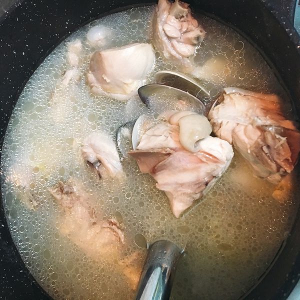 蒜味蛤蜊鮮雞湯 : Emma Wang一起做