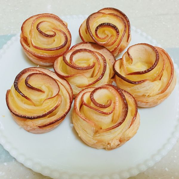 酥皮玫瑰蘋果派【HOLA幸福食堂】 : 皮小蛋一起做