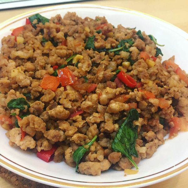 扒完三碗飯! 泰式打拋豬 食譜 : 甜甜圈羊一起做