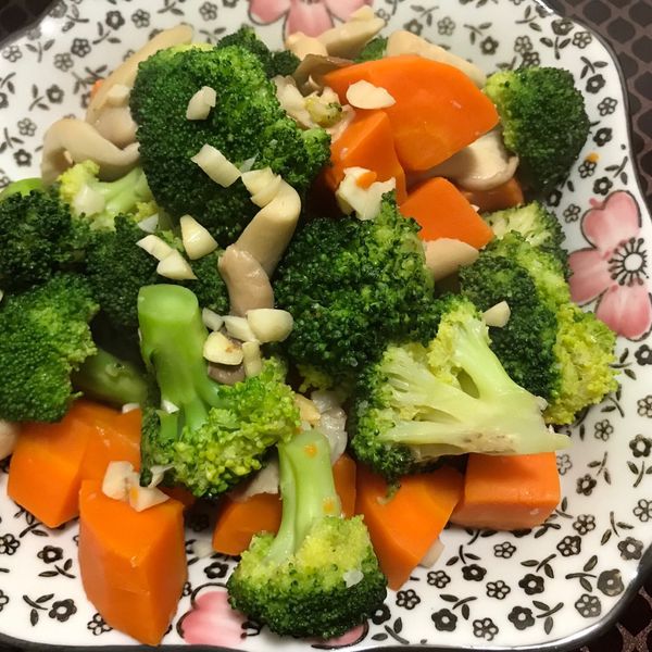 常備菜#1 - 奶油蒜香花椰菜 : 妮妮塔食譜一起做