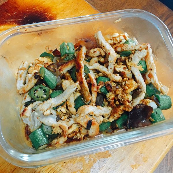 肉絲玉米蛋炒秋葵 [影片示範] : 米雅一起做