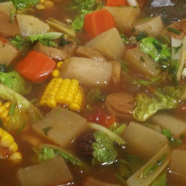 凱蘿簡易小料理~番茄紅燒麵(全素)：美美 一起做