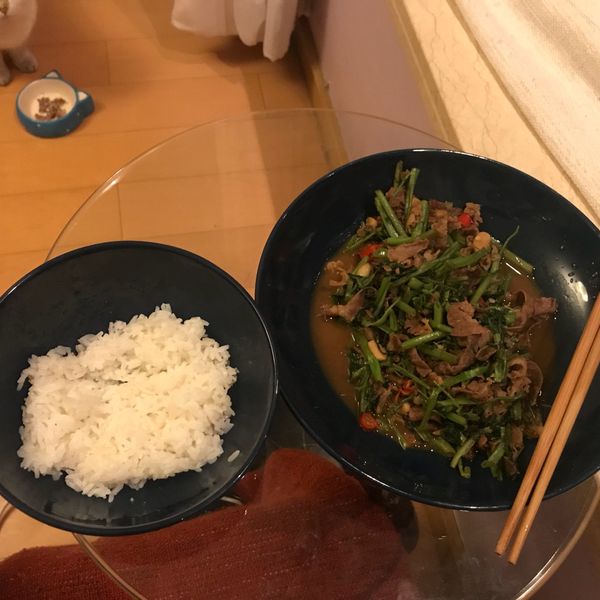 沙茶牛肉炒空心菜 : enchi一起做