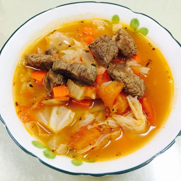 義式蕃茄牛肉蔬菜湯(一鍋到底真方便!):小豬 一起做