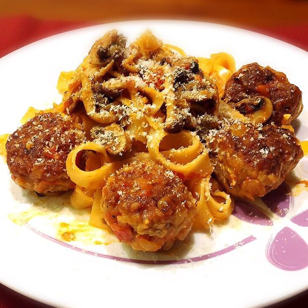 獵人肉丸野菇茄汁通心麵：大牌 一起做