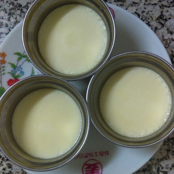 雞蛋牛奶布丁-無添加香草精（電鍋版） : 馮小飄一起做