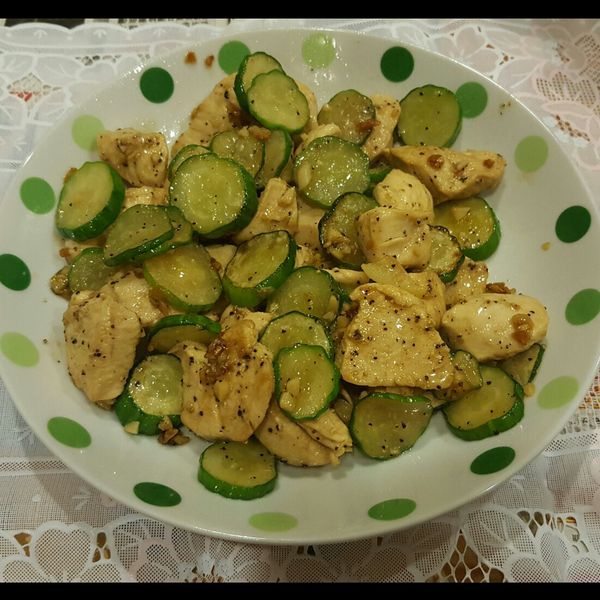 小黃瓜炒雞丁 : 欣欣向柔一起做