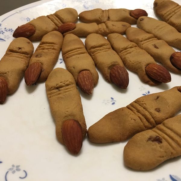 【萬聖節限定】巫婆手指餅乾：高小春 一起做