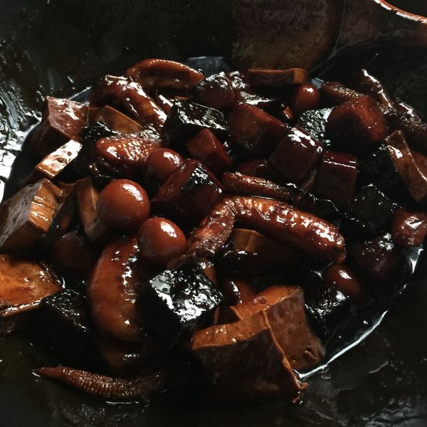 羊小窩廚房-簡易東山鴨頭滷味：Yaya Chang 一起做