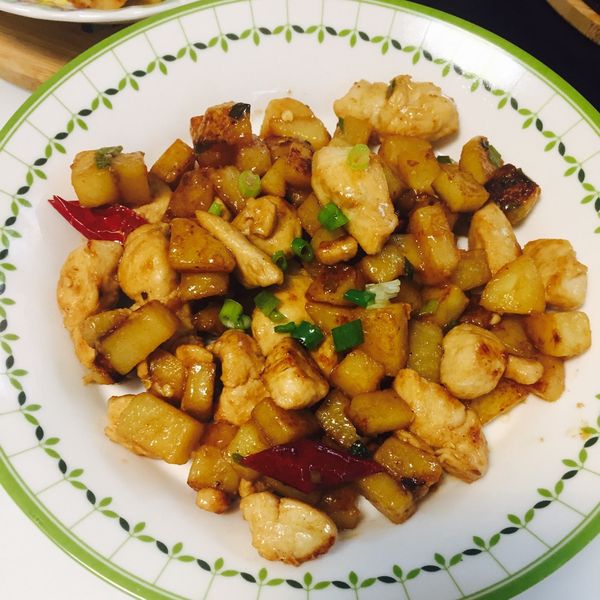 醬煎馬鈴薯雞丁 15分鐘輕鬆搞定 : 肥滋滋一起做