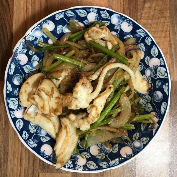 熱炒店下酒菜～沙茶芹菜炒花枝 : 郭品易一起做