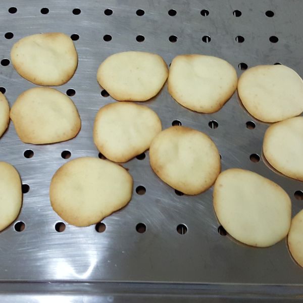 起士餅乾~~鹹香鹹香一次吃光!!：柴媽媽愛吃😗 一起做