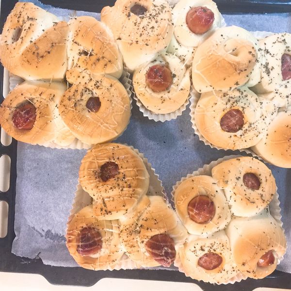 香料德式香腸鹹麵包:唐多多 一起做