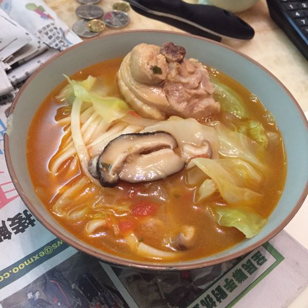 蒜香番茄雞湯麵：ken 一起做