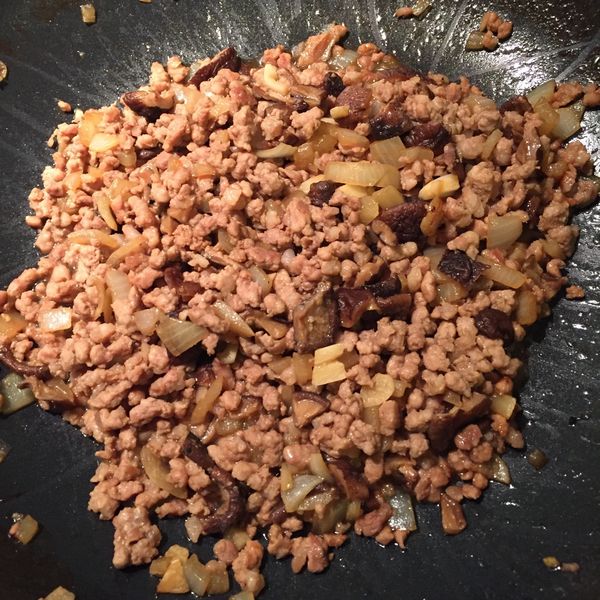 【麵哥副食品】洋蔥香菇肉燥(1歲以上)：Nicole Huang 一起做