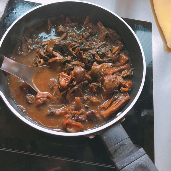 梅乾菜滷肉:恩恩 一起做