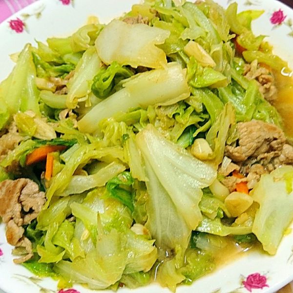 沙茶豬肉片炒高麗菜 : Chen一起做