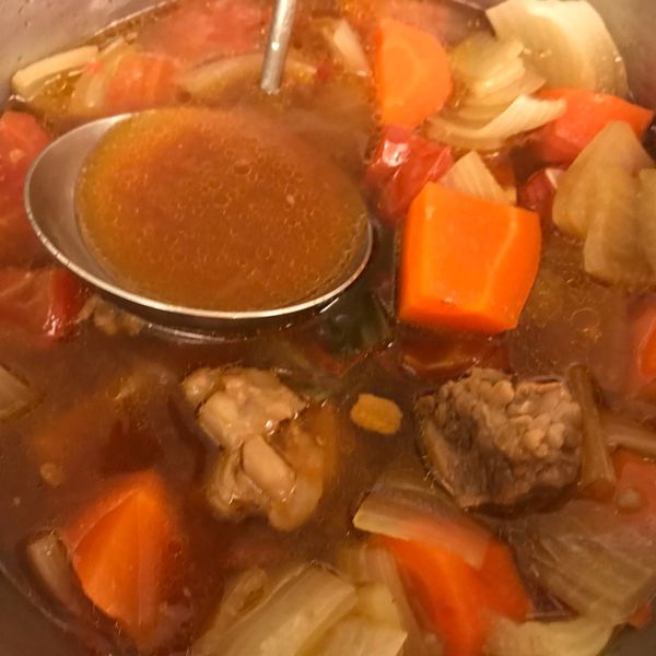 紅酒茄汁燉牛肉：Peggy 一起做