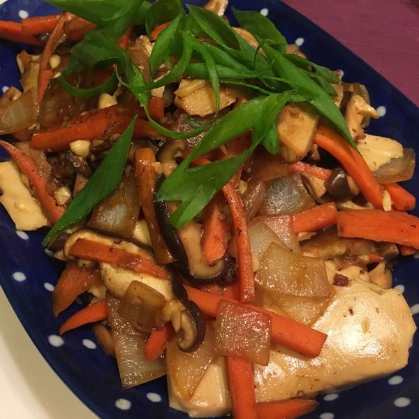 洋蔥蠔油燒豆腐 : EJ一起做