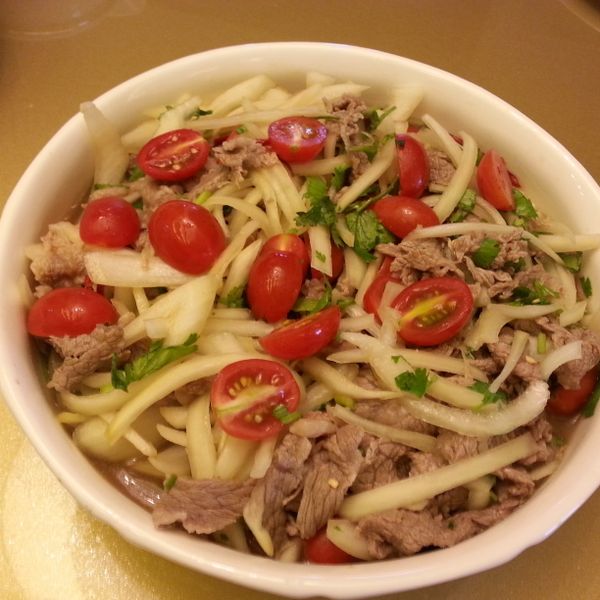 【哇菜影音食譜】泰式酸辣牛肉片：Shiue 薛曉玲 一起做