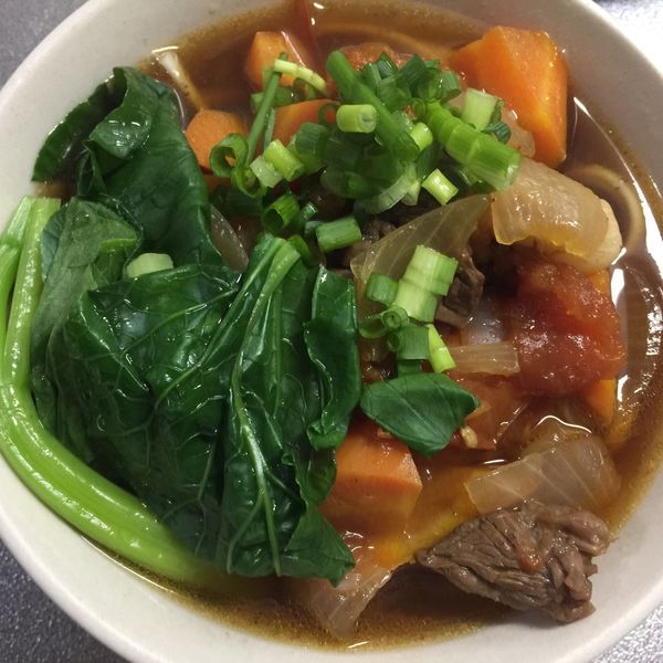 紅燒蕃茄牛肉麵*電鍋料理 : 蔡莎拉一起做