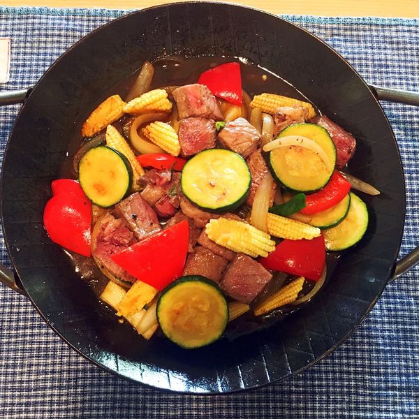 蠔油爆炒三色鮮蔬骰子牛：ellen 一起做