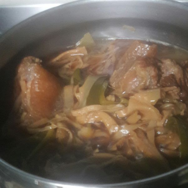 筍乾焢肉 : Yishan  Li一起做