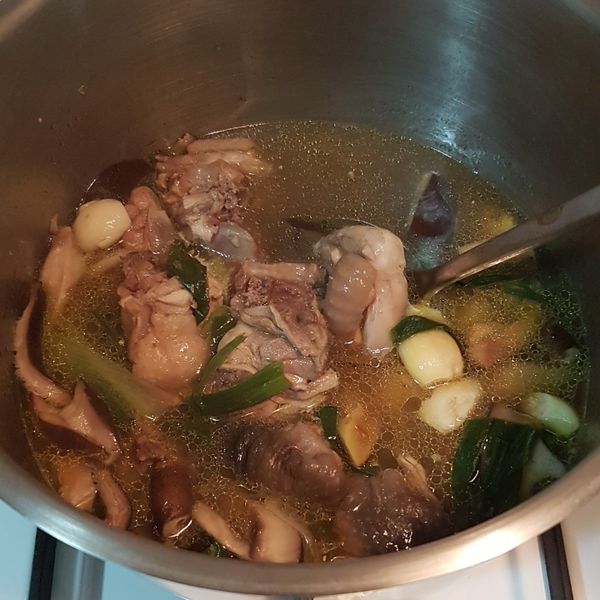 香菇雞湯 : 邱歐巴一起做