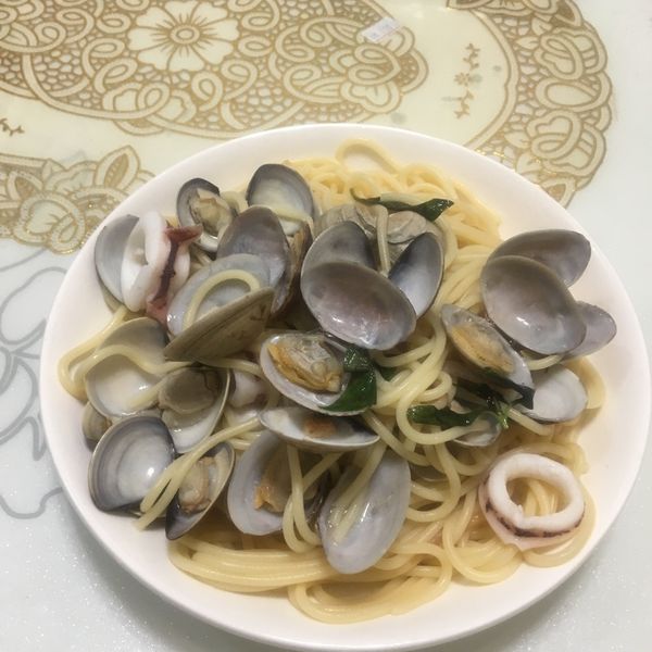 白酒蒜香蛤蠣義大利麵：林佳儀 一起做