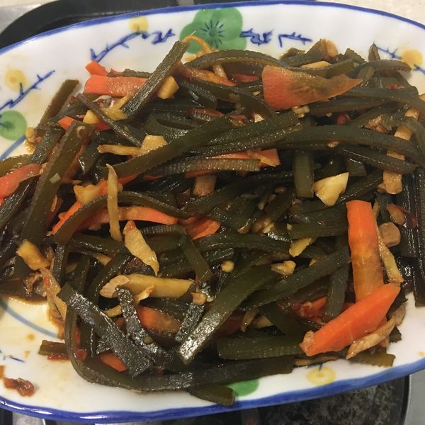 蒜炒海帶絲：Xu GuiNui 一起做
