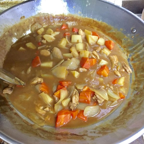 咖哩雞腿肉飯 : Rita Hung一起做