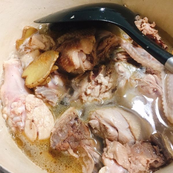 五步驟麻油雞！零廚藝手工麻油麵線 : Amber Chang一起做