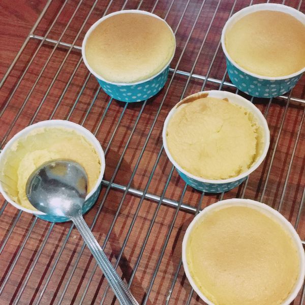 半熟蜂蜜凹蛋糕:Anna Hong 一起做