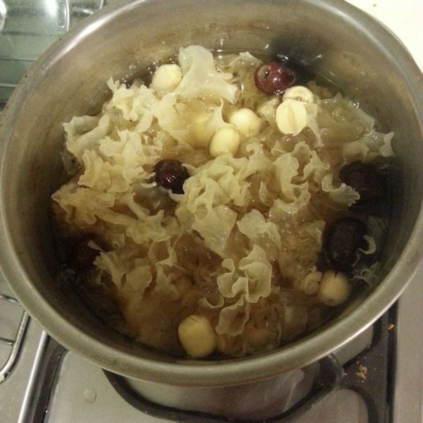 雪蓮銀耳湯(親民版燕窩)：fang 一起做