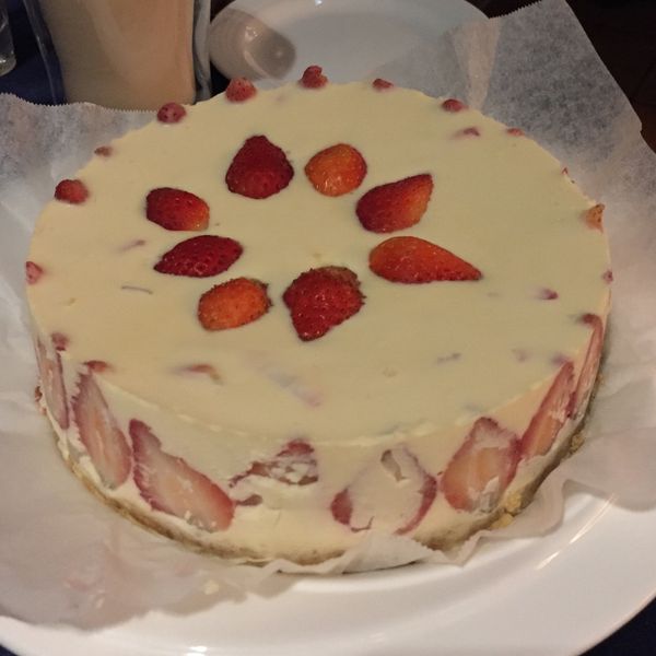 【免烤箱】特濃草莓生乳酪蛋糕：光 一起做
