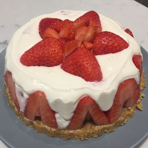 【免烤箱】特濃草莓生乳酪蛋糕：Nicole  一起做