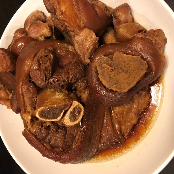 【電鍋食譜】紅燒蹄膀 Stewed Pork Hocks : Nicole一起做