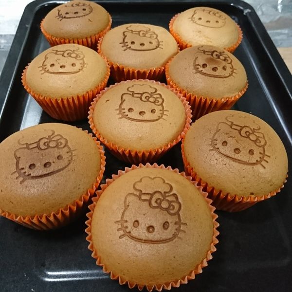 撞牆n次的戚風杯子蛋糕（附失敗案例分析） : 蔡素綪一起做