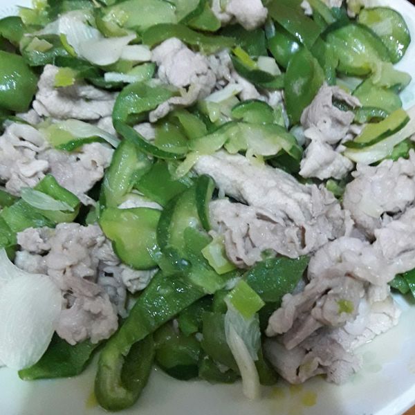 小黃瓜炒豬肉 : 蔡昇利一起做