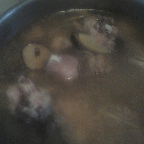 蒜頭香菇雞湯 : 衛明華一起做