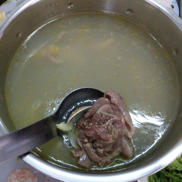 蒜頭蛤蜊雞湯：紫兔 一起做