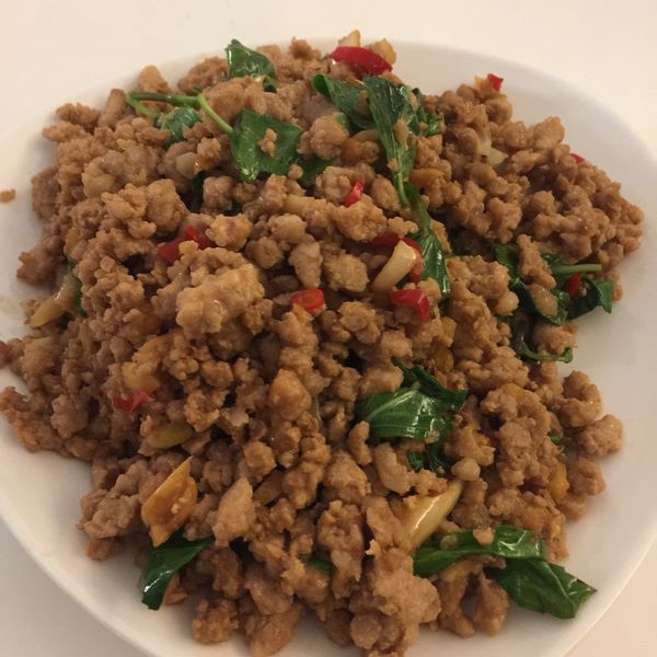 扒完三碗飯! 泰式打拋豬 食譜 : Mirko點心屋一起做