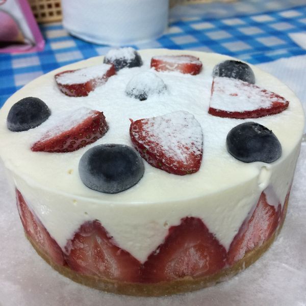 【免烤箱】特濃草莓生乳酪蛋糕：Kate Liu 一起做