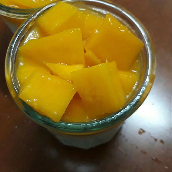 「寶寶食譜」健康版「芒果鮮奶酪」：E.H 一起做