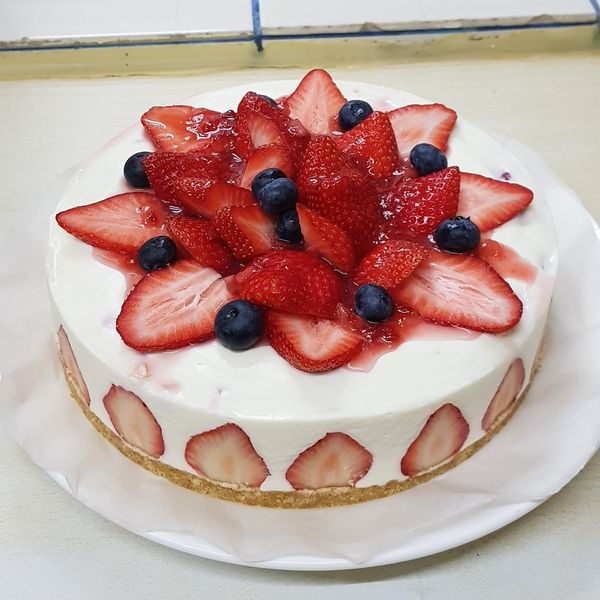 【免烤箱】特濃草莓生乳酪蛋糕：陳曉萍 一起做